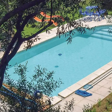 빌라 Tranquille A Avec Piscine Privee *